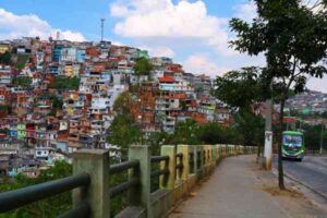 instalação de cerca concertina na Brasilândia